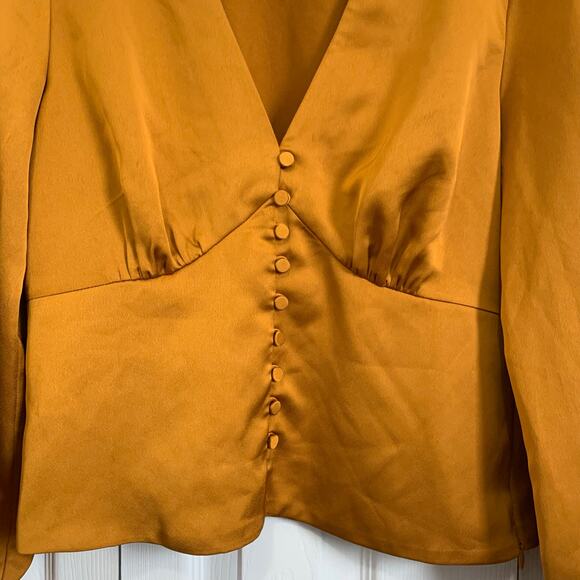 J.Crew Deep V-neck button-front top in satin- backed crepe size 2 - Picture 5 of 10